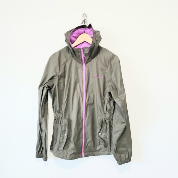 Columbia Jackets & Blazers - Columbia Waterproof Rain Jacket Lined with Pockets